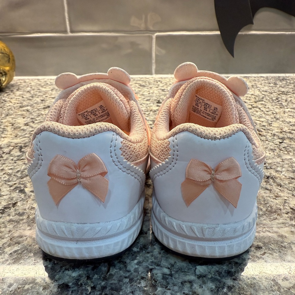 Asics Kids Sneakers in Pink and White
